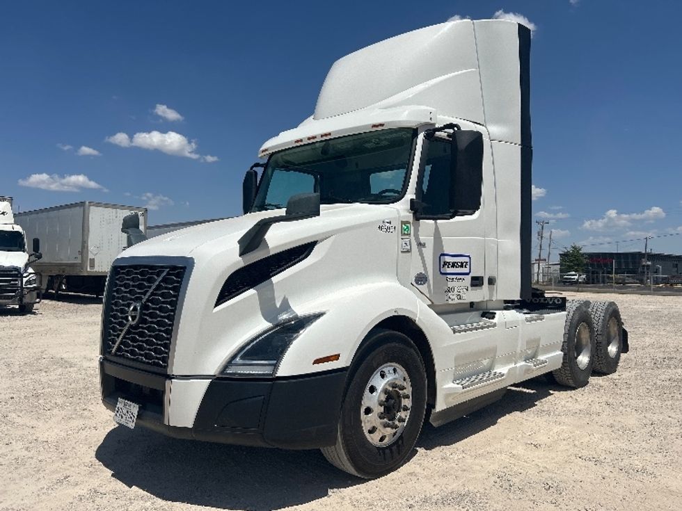 Day Cab Tractor-Heavy Duty Tractors-Volvo-2023-VNL64T300-Amarillo-TX-518,256\n\t\tmiles-$ 56,500 - Image 3