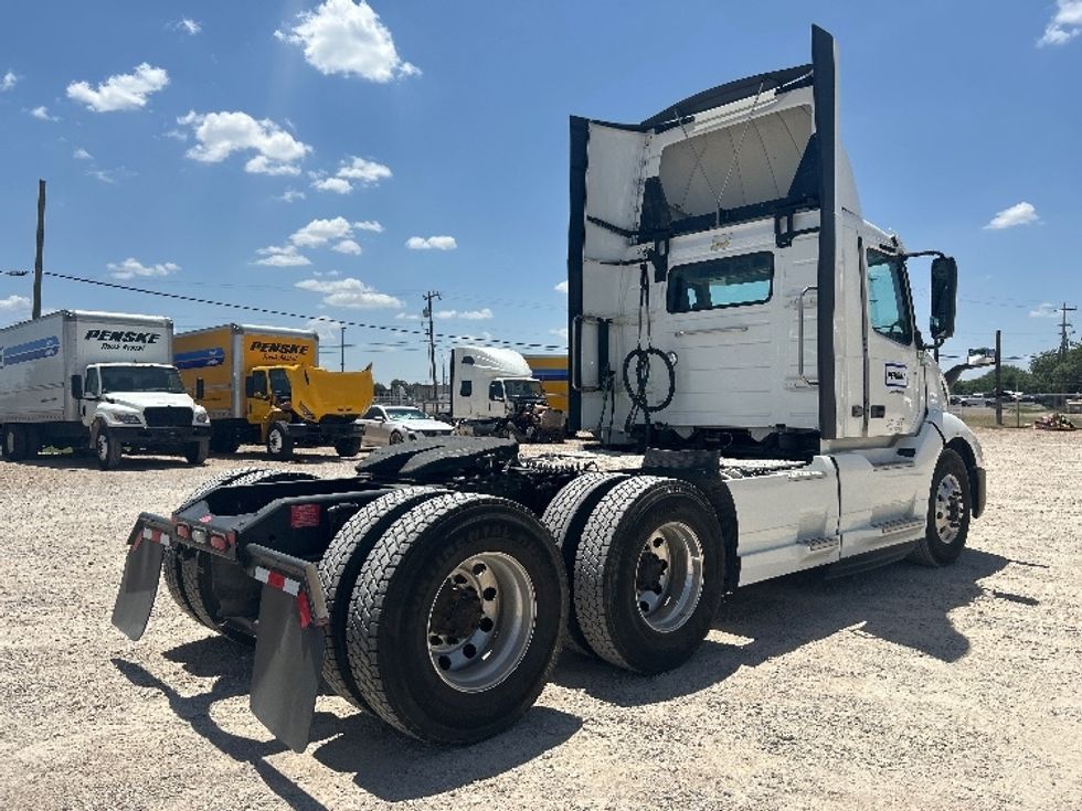 Day Cab Tractor-Heavy Duty Tractors-Volvo-2023-VNL64T300-Amarillo-TX-518,256\n\t\tmiles-$ 56,500 - Image 7