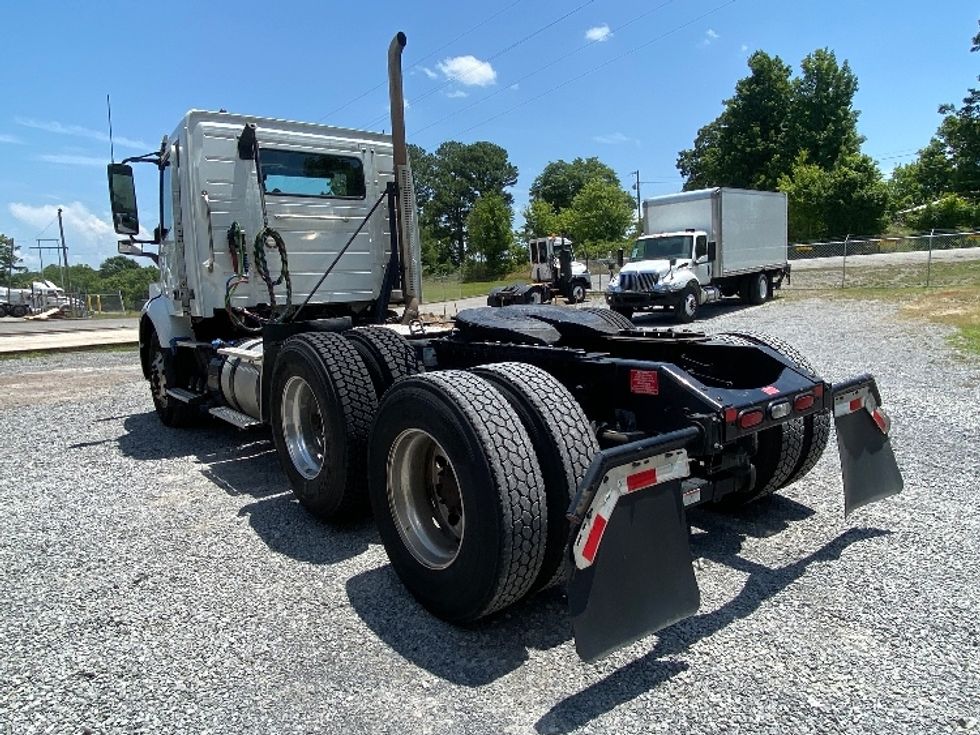 Day Cab Tractor-Heavy Duty Tractors-Volvo-2023-VNR62300-Cleveland-TN-472,631\n\t\tmiles-$ 54,750 - Image 5