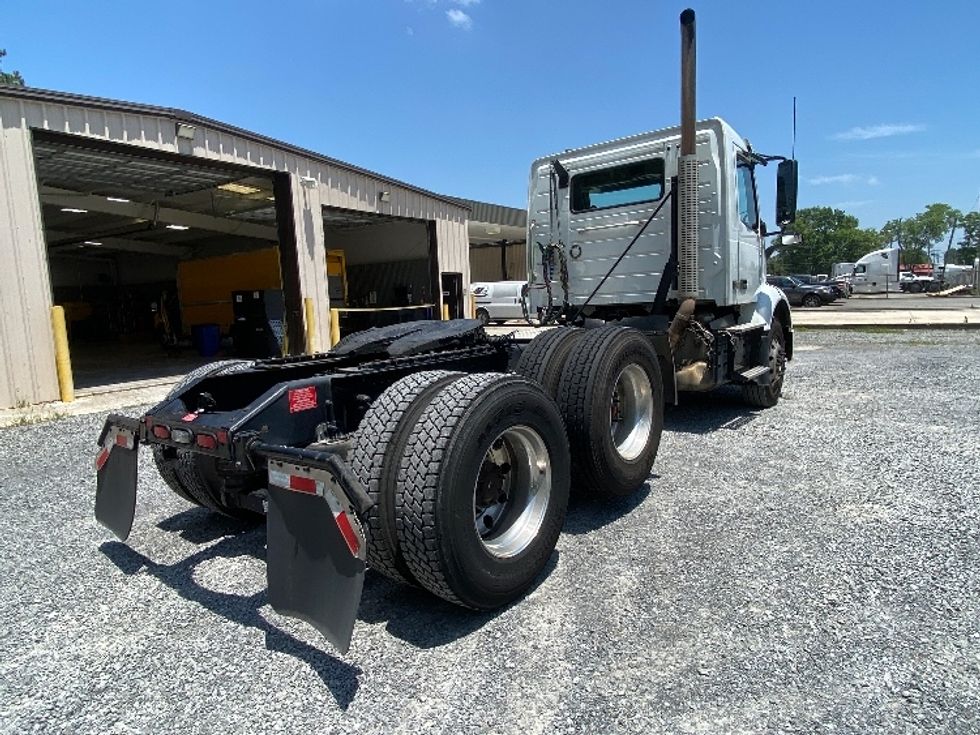 Day Cab Tractor-Heavy Duty Tractors-Volvo-2023-VNR62300-Cleveland-TN-472,631\n\t\tmiles-$ 54,750 - Image 7