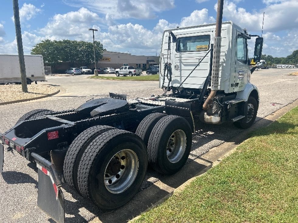 Day Cab Tractor-Heavy Duty Tractors-Volvo-2023-VNR62300-Montgomery-AL-471,881\n\t\tmiles-$ 53,750 - Image 6