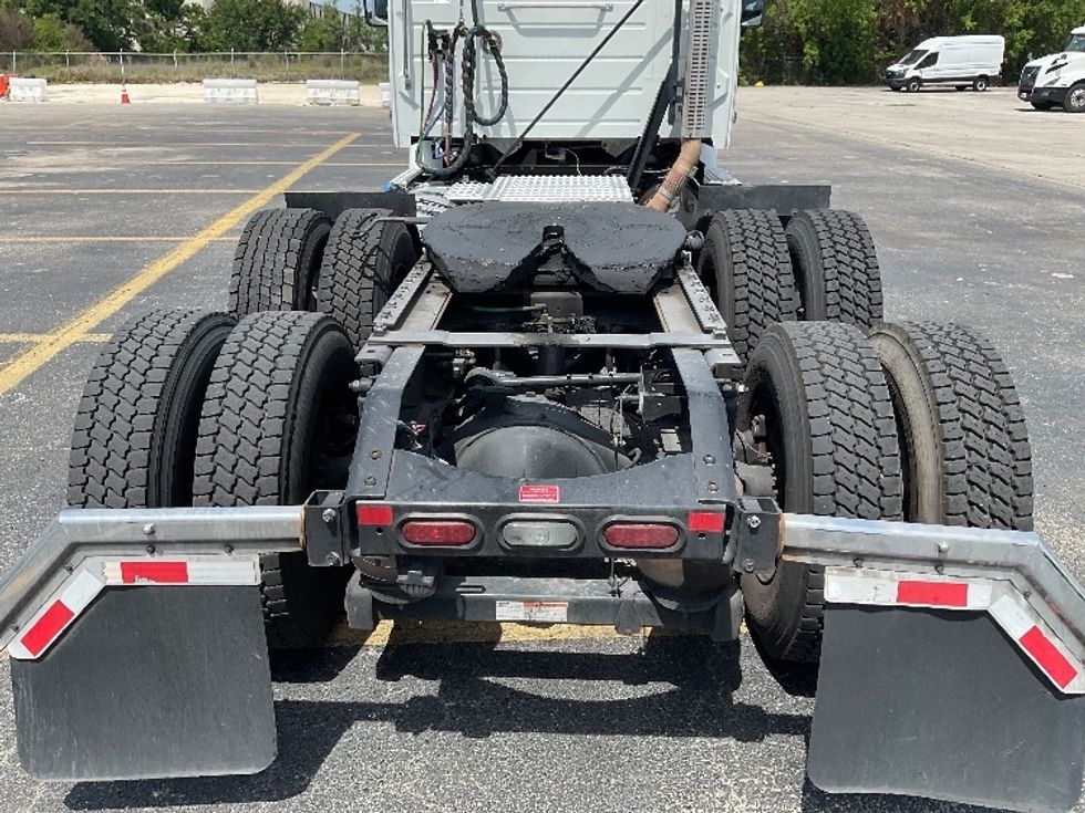 Day Cab Tractor-Heavy Duty Tractors-Volvo-2023-VNR62300-Ocala-FL-530,718\n\t\tmiles-$ 44,000 - Image 6