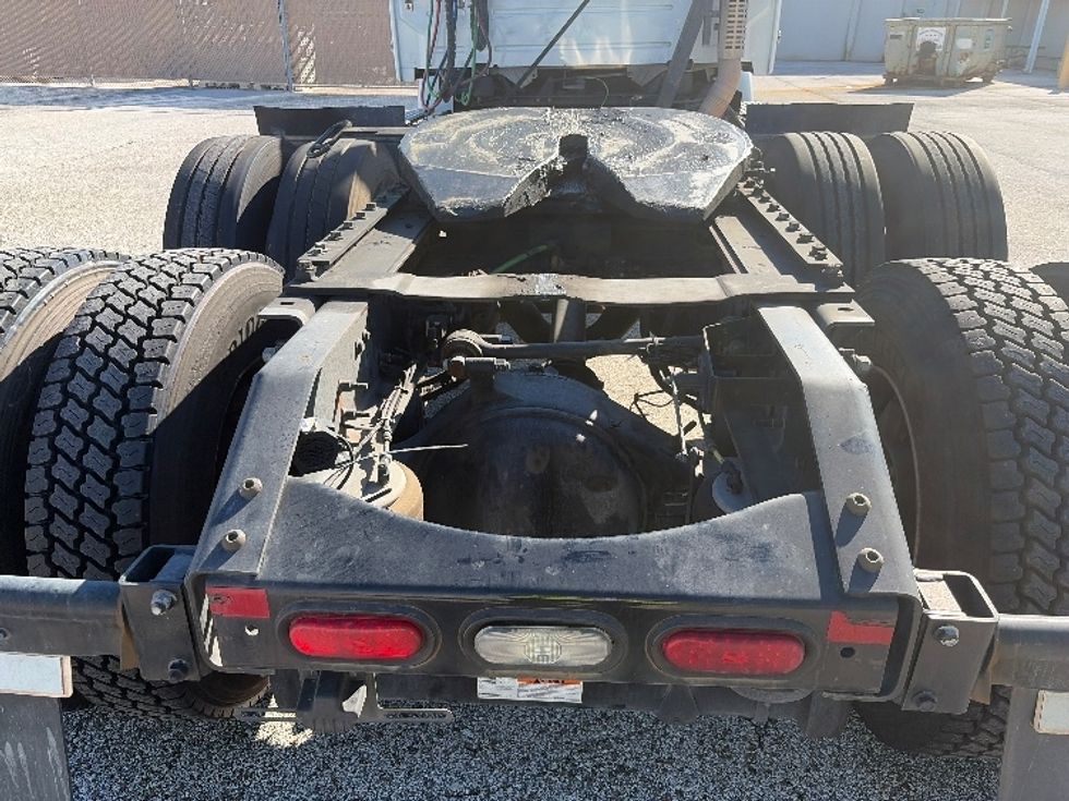 Day Cab Tractor-Heavy Duty Tractors-Volvo-2023-VNR62300-Tampa-FL-486,088\n\t\tmiles-$ 55,250 - Image 6