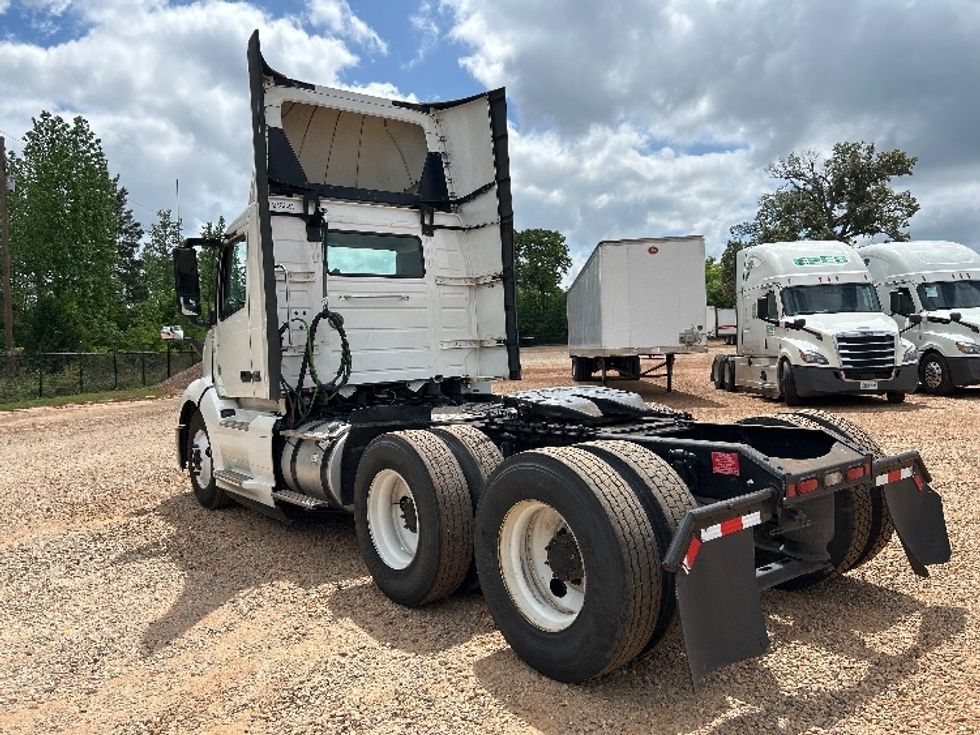Day Cab Tractor-Heavy Duty Tractors-Volvo-2024-VNL64T300-Tyler-TX-370,657\n\t\tmiles-$ 87,750 - Image 5