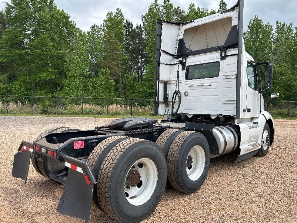 Day Cab Tractor-Heavy Duty Tractors-Volvo-2024-VNL64T300-Tyler-TX-370,657\n\t\tmiles-$ 87,750 - Image 7