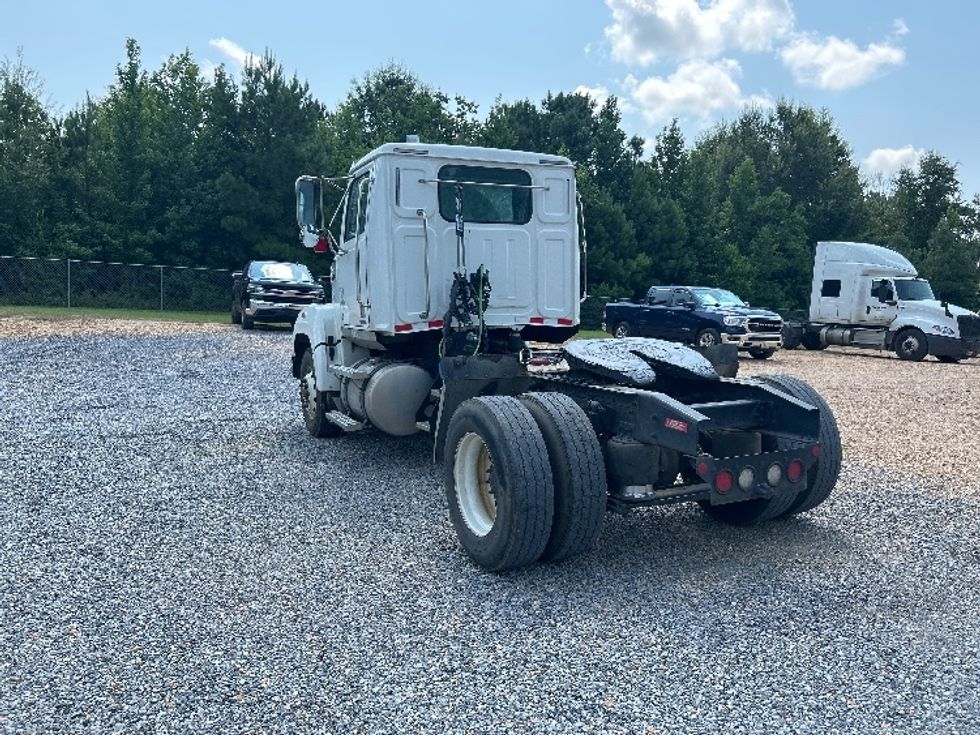 Day Cab Tractor-Heavy Duty Tractors-Western Star-2018-4700SF-Summit-MS-136,433\n\t\tmiles-$ 32,000 - Image 5