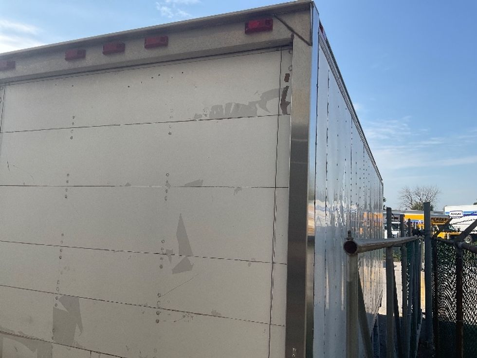 Demountable Body-Specialized Equipment-Morgan-2007-ALUMVAN-Earth City-MO-0\n\t\tmiles-$ 3,000 - Image 10