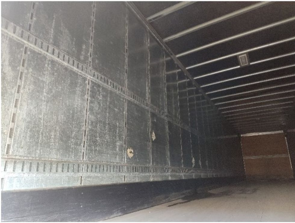 Dry Van Trailer-Semi Trailers-Great Dane-2015-Trailer-Chicopee-MA-288,645\n\t\tmiles-$ 18,500 - Image 9