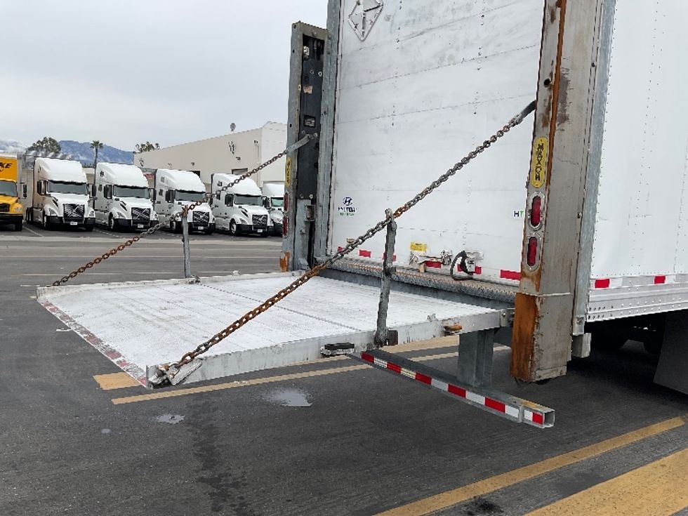 Dry Van Trailer-Semi Trailers-Hyundai-2014-Trailer-Chino-CA-300,100\n\t\tmiles-$ 15,000 - Image 11
