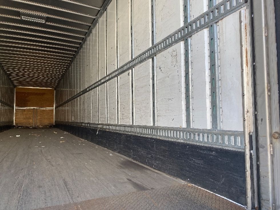 Dry Van Trailer-Semi Trailers-Utility-2015-Trailer-Bethlehem-PA-245,000\n\t\tmiles-$ 15,000 - Image 10