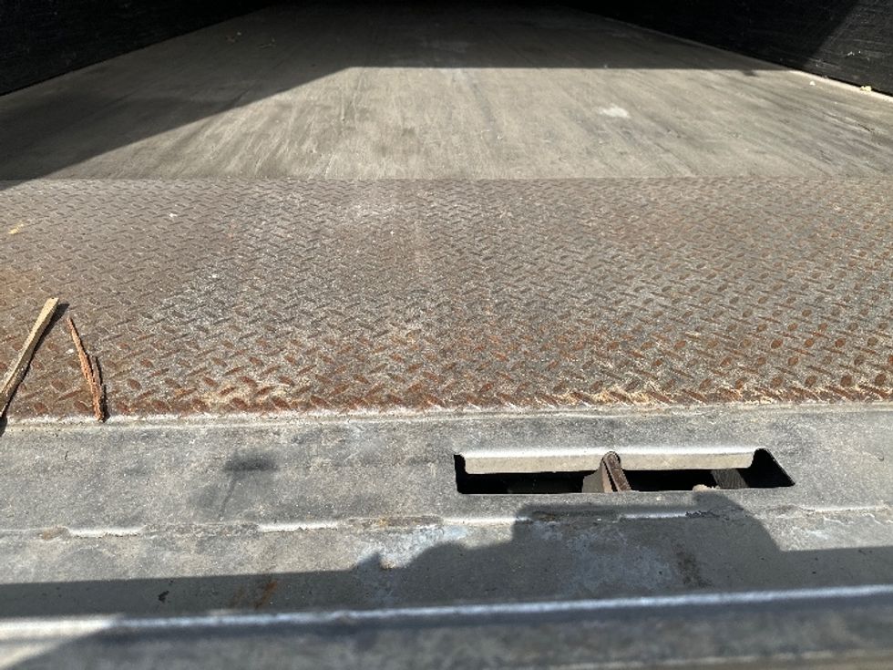 Dry Van Trailer-Semi Trailers-Utility-2015-Trailer-Bethlehem-PA-331,905\n\t\tmiles-$ 15,000 - Image 7