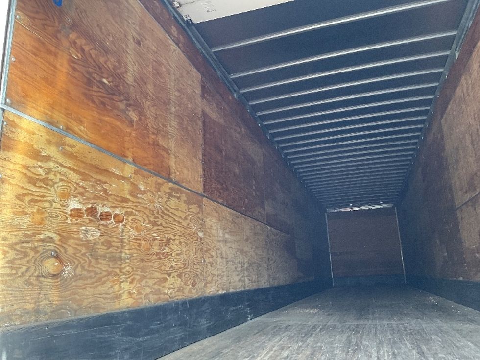 Dry Van Trailer-Semi Trailers-Utility-2015-Trailer-Chicopee-MA-50,596\n\t\tmiles-$ 14,250 - Image 8