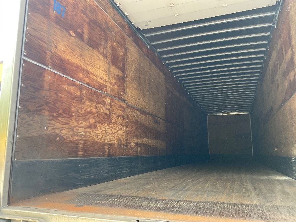 Dry Van Trailer-Semi Trailers-Utility-2015-Trailer-Chicopee-MA-66,411\n\t\tmiles-$ 14,250 - Image 8
