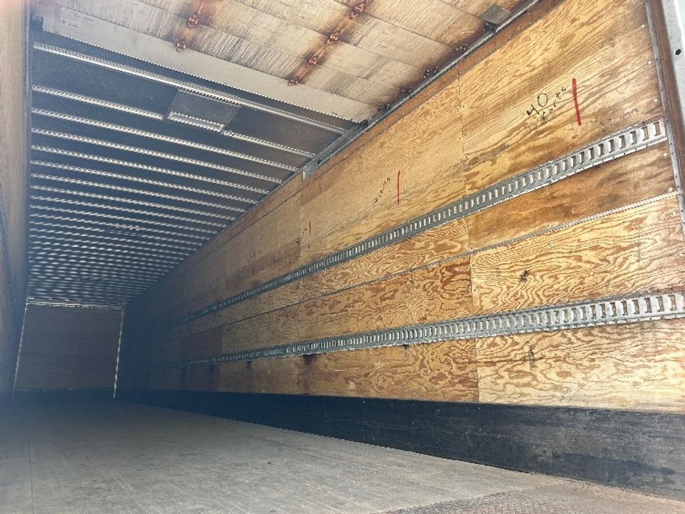 Dry Van Trailer-Semi Trailers-Utility-2015-Trailer-Des Moines-IA-800,001\n\t\tmiles-$ 16,250 - Image 10
