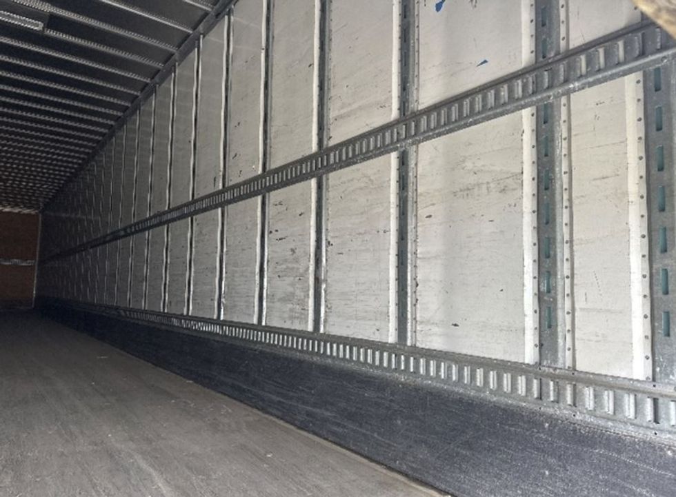 Dry Van Trailer-Semi Trailers-Utility-2015-Trailer-Kutztown-PA-304,745\n\t\tmiles-$ 16,750 - Image 10