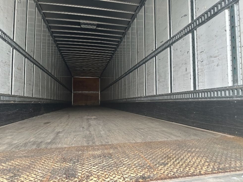 Dry Van Trailer-Semi Trailers-Utility-2015-Trailer-Kutztown-PA-304,745\n\t\tmiles-$ 16,750 - Image 8