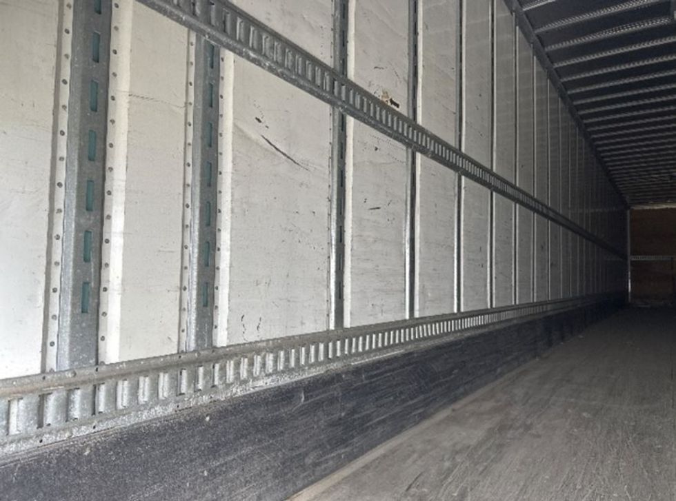 Dry Van Trailer-Semi Trailers-Utility-2015-Trailer-Kutztown-PA-304,745\n\t\tmiles-$ 16,750 - Image 9