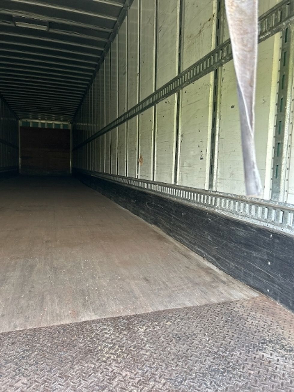 Dry Van Trailer-Semi Trailers-Utility-2015-Trailer-Kutztown-PA-428,695\n\t\tmiles-$ 15,000 - Image 10