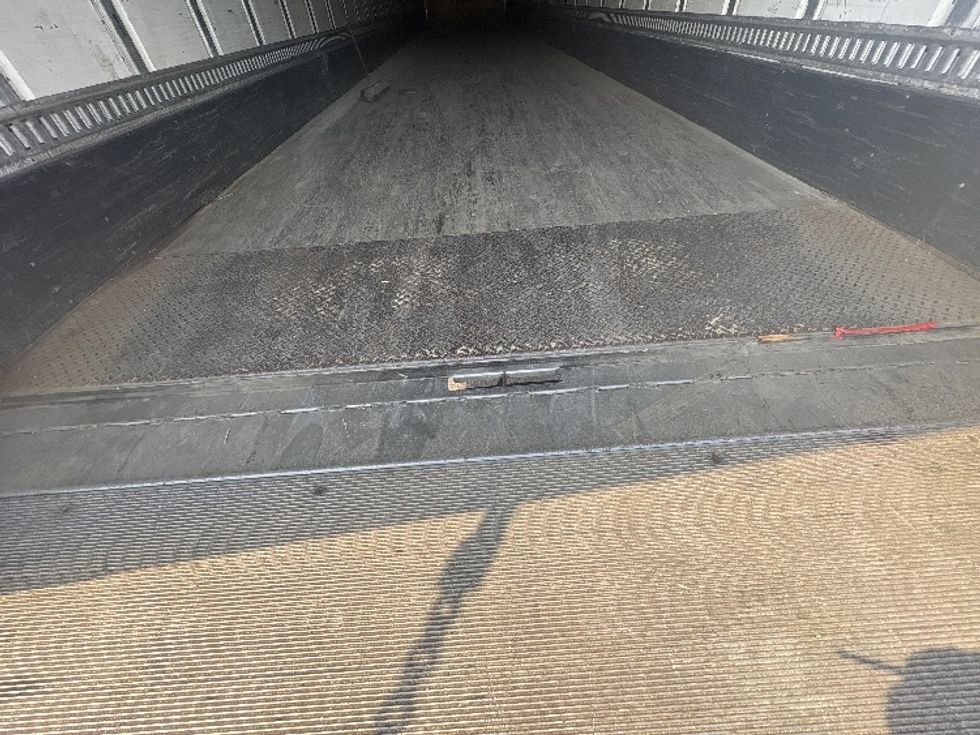 Dry Van Trailer-Semi Trailers-Utility-2015-Trailer-Linden-NJ-308,185\n\t\tmiles-$ 15,500 - Image 8
