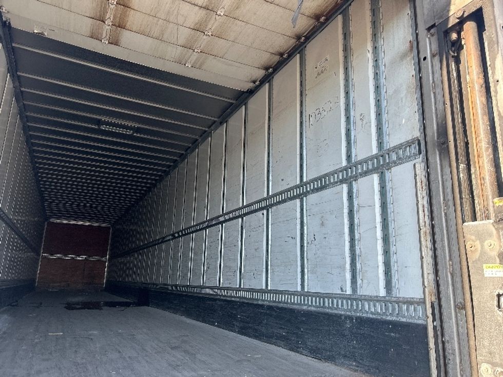 Dry Van Trailer-Semi Trailers-Utility-2015-Trailer-Swedesboro-NJ-260,917\n\t\tmiles-$ 15,500 - Image 10