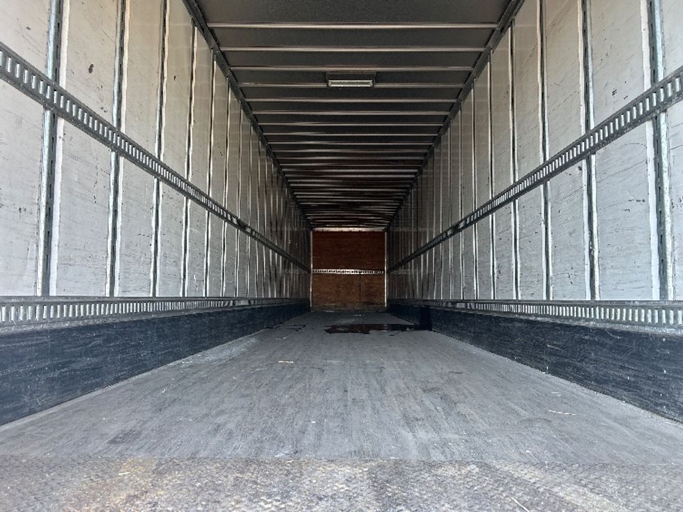 Dry Van Trailer-Semi Trailers-Utility-2015-Trailer-Swedesboro-NJ-260,917\n\t\tmiles-$ 15,500 - Image 8