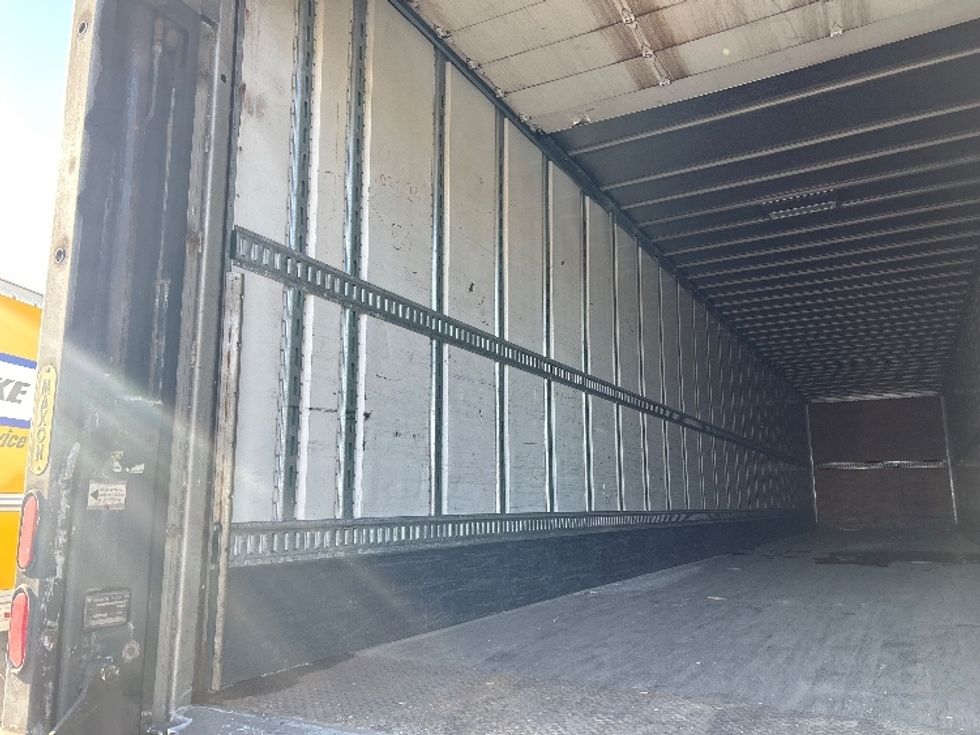 Dry Van Trailer-Semi Trailers-Utility-2015-Trailer-Swedesboro-NJ-260,917\n\t\tmiles-$ 15,500 - Image 9