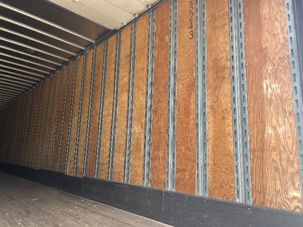 Dry Van Trailer-Semi Trailers-Utility-2016-Trailer-Atlanta-GA-234,560\n\t\tmiles-$ 18,000 - Image 9