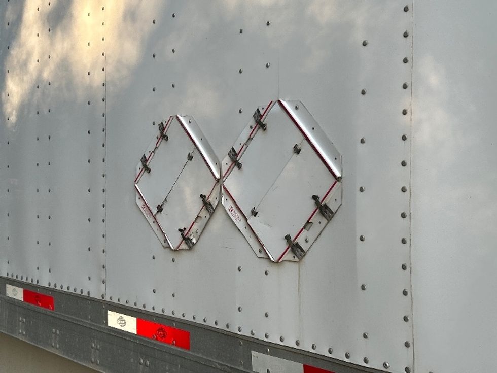 Dry Van Trailer-Semi Trailers-Utility-2016-Trailer-Forest Park-GA-220,213\n\t\tmiles-$ 18,000 - Image 12