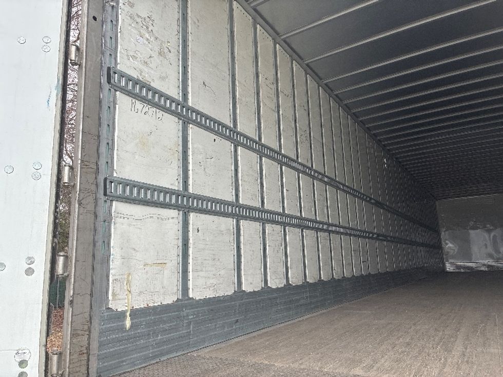 Dry Van Trailer-Semi Trailers-Utility-2016-Trailer-Greensboro-NC-666,529\n\t\tmiles-$ 16,000 - Image 8