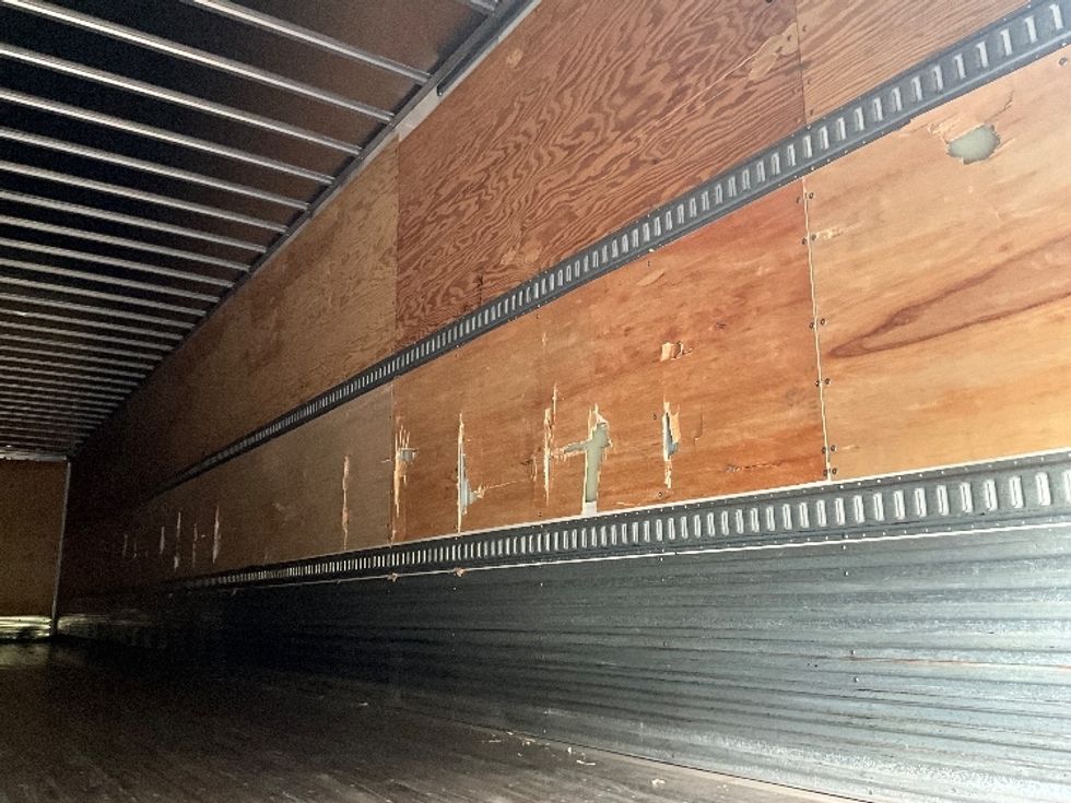 Dry Van Trailer-Semi Trailers-Utility-2016-Trailer-Reading-PA-837,563\n\t\tmiles-$ 16,500 - Image 9