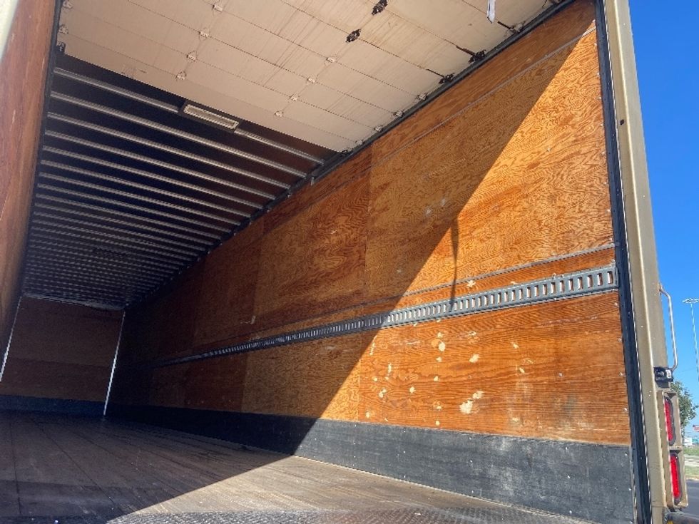 Dry Van Trailer-Semi Trailers-Utility-2016-Trailer-San Antonio-TX-319,972\n\t\tmiles-$ 16,000 - Image 10
