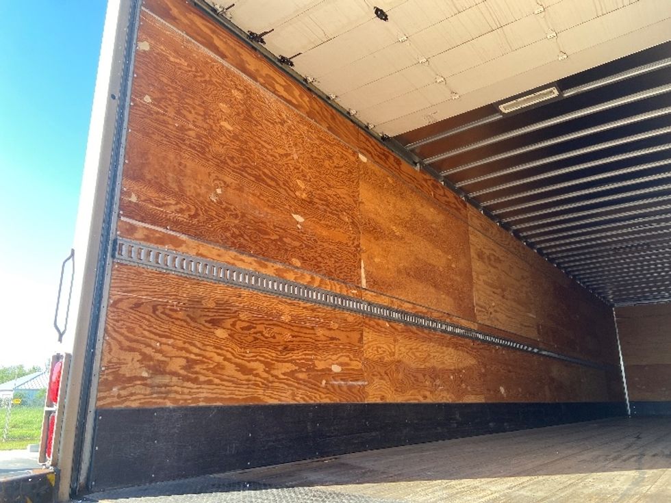 Dry Van Trailer-Semi Trailers-Utility-2016-Trailer-San Antonio-TX-319,972\n\t\tmiles-$ 16,000 - Image 9