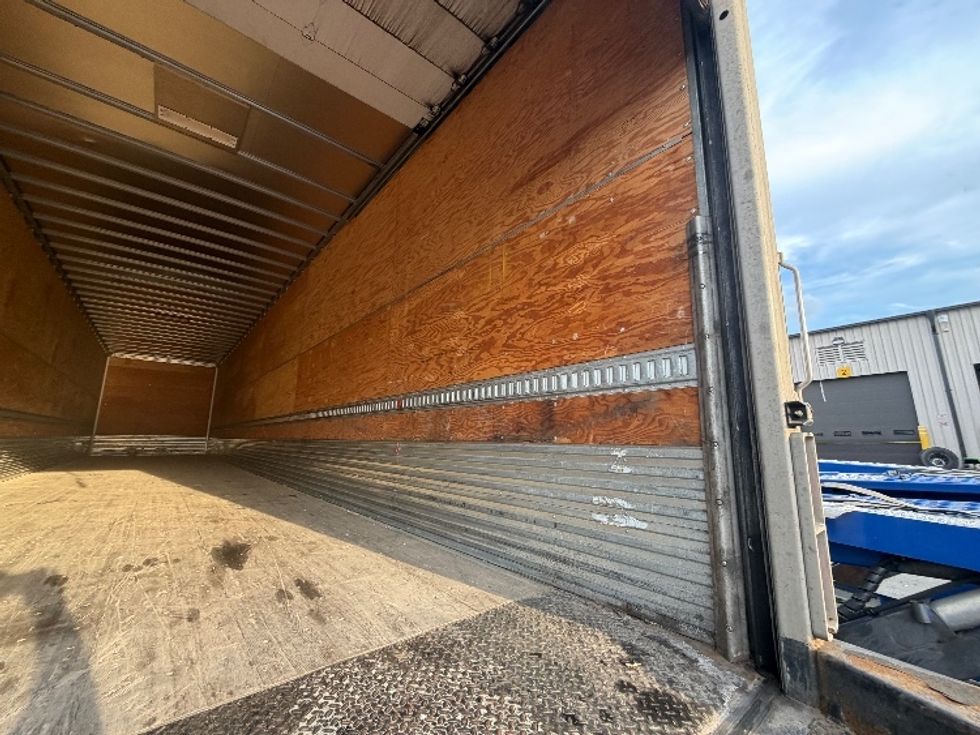 Dry Van Trailer-Semi Trailers-Utility-2017-Trailer-Fredericksburg-VA-1,661,779\n\t\tmiles-$ 17,250 - Image 7