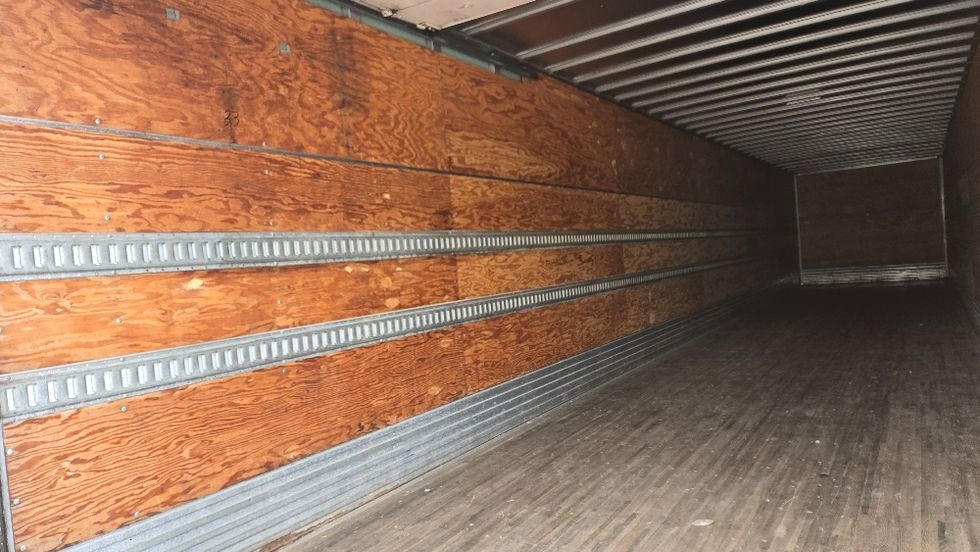 Dry Van Trailer-Semi Trailers-Utility-2018-Trailer-New Bedford-MA-350,071\n\t\tmiles-$ 18,500 - Image 9