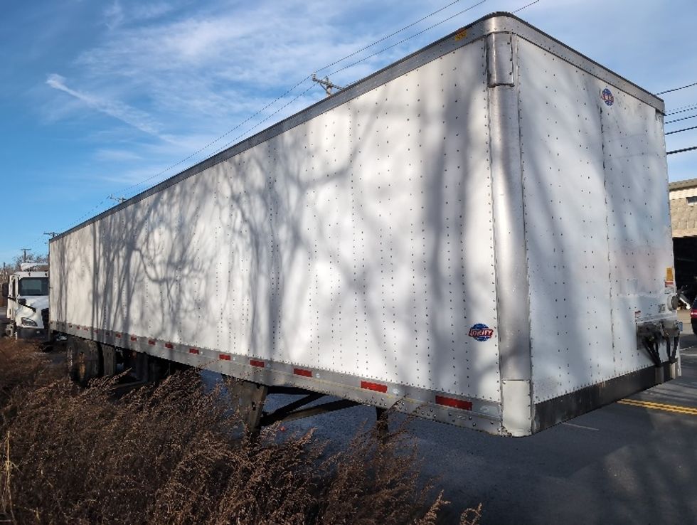 Dry Van Trailer-Semi Trailers-Utility-2018-Trailer-New Bedford-MA-371,983\n\t\tmiles-$ 18,750 - Image 1