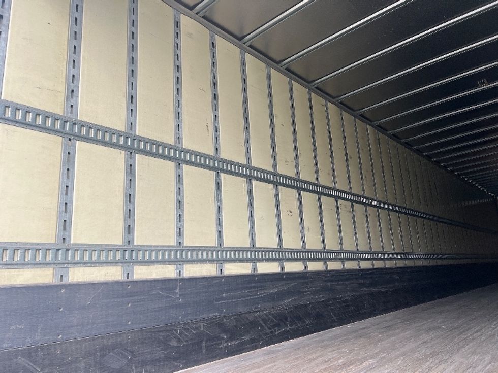 Dry Van Trailer-Semi Trailers-VANGUARD TRAILER-2011-Trailer-Rochester-NY-187,163\n\t\tmiles-$ 9,750 - Image 9