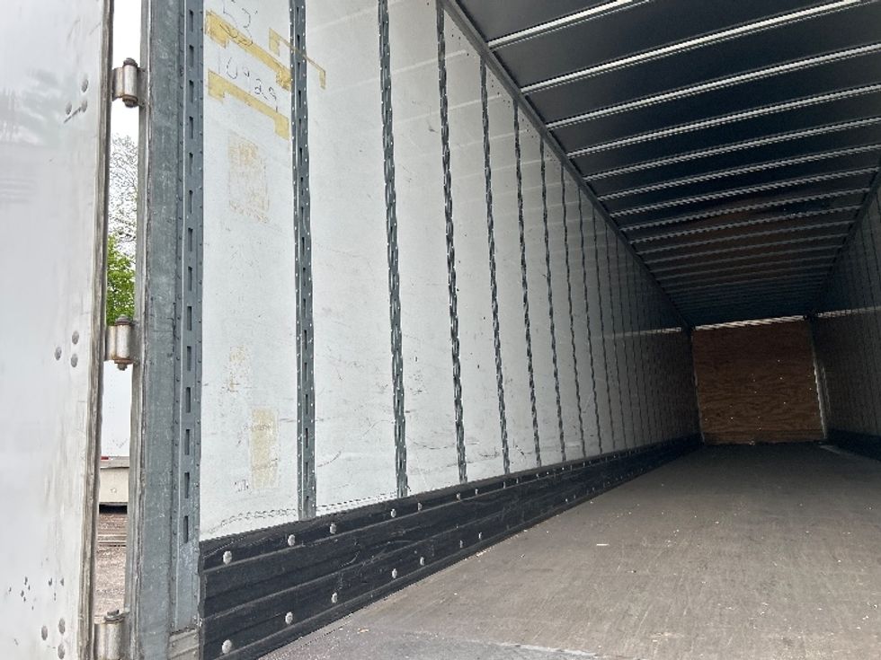 Dry Van Trailer-Semi Trailers-VANGUARD TRAILER-2015-Trailer-Fitchburg-MA-356,305\n\t\tmiles-$ 14,500 - Image 9