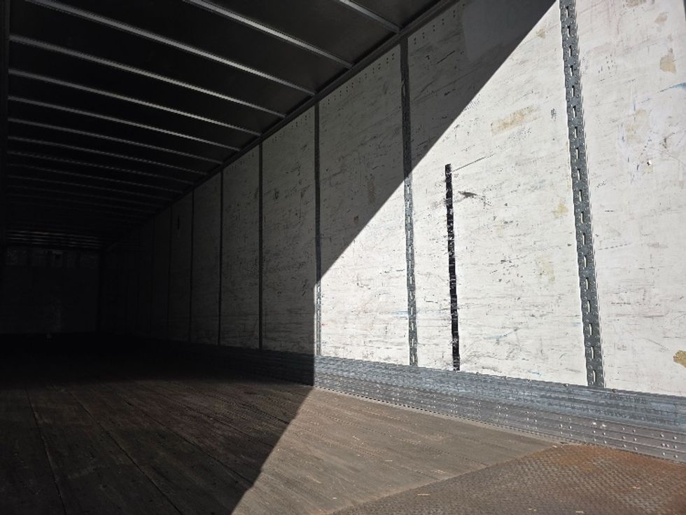 Dry Van Trailer-Semi Trailers-Wabash-2014-Trailer-Chester-VA-0\n\t\tmiles-$ 14,000 - Image 9