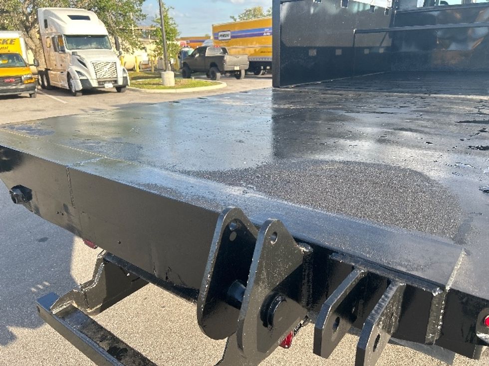 Dump Truck-Specialized Equipment-Freightliner-2017-114SD-Tampa-FL-450,002\n\t\tmiles-$ 83,000 - Image 10