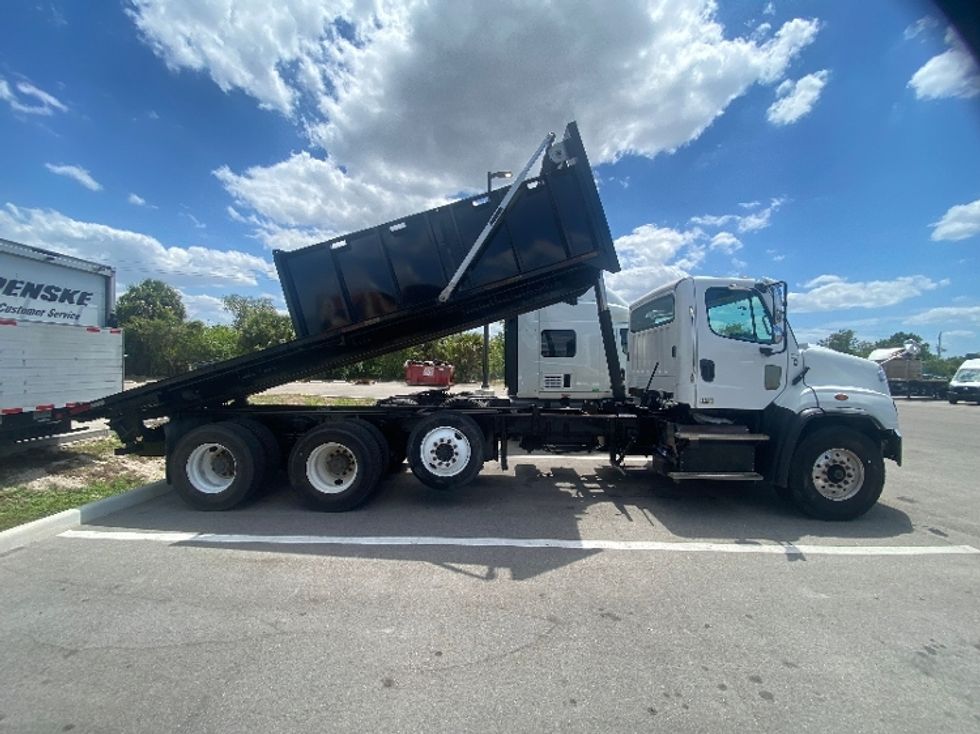 Dump Truck-Specialized Equipment-Freightliner-2017-114SD-Tampa-FL-450,002\n\t\tmiles-$ 83,000 - Image 15