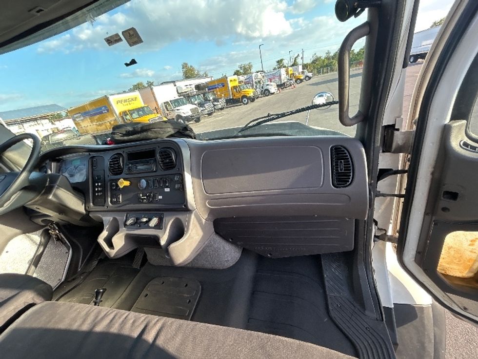 Dump Truck-Specialized Equipment-Freightliner-2017-114SD-Tampa-FL-450,002\n\t\tmiles-$ 83,000 - Image 21