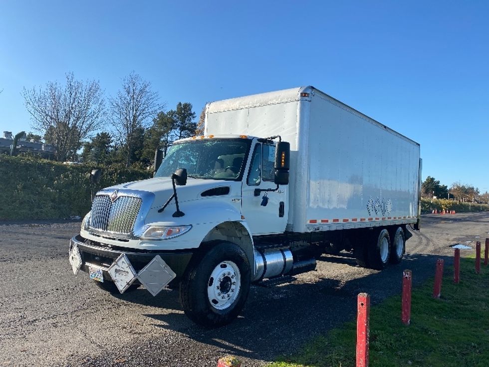 Used 2013 International Truck Medium Duty Box Truck Unit 711508