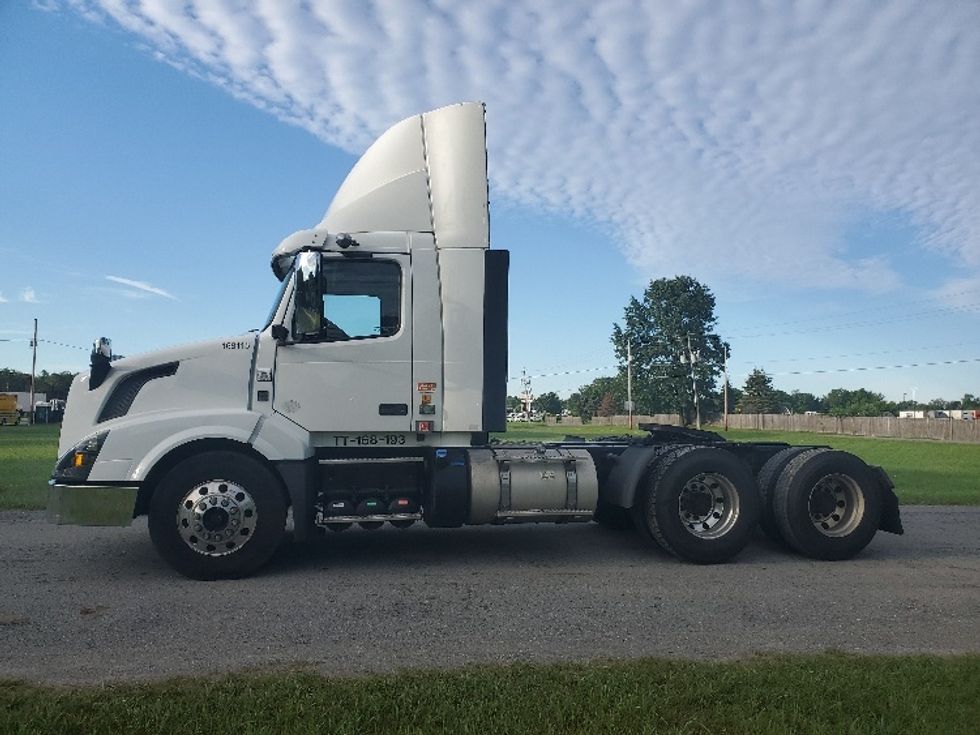 Used 2017 Volvo Tractor Day Cab Tractor Unit 168118 Penske Used Trucks