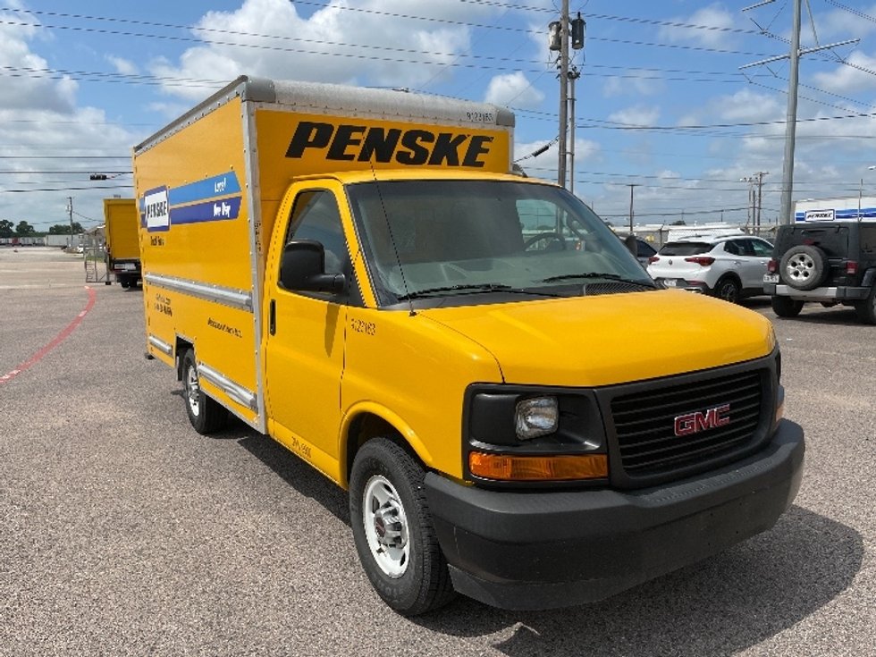 Used GMC Savana G33503 Light Duty Box Trucks for Sale in TX Penske
