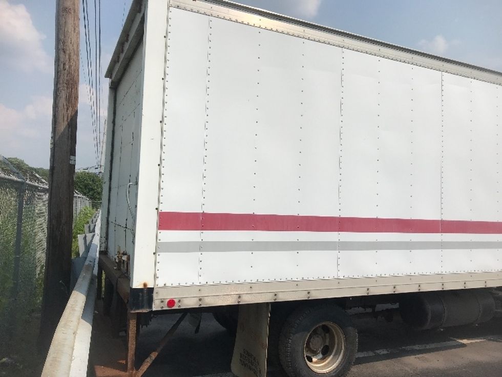 Used 1999 Mitsubishi Truck Medium Duty Box Truck - Unit 712425 - Penske