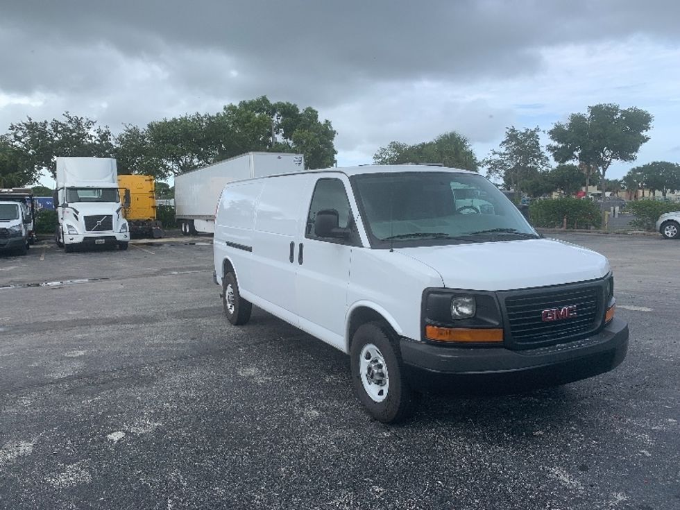 Used Cargo Vans for Sale in FL Penske Used Trucks