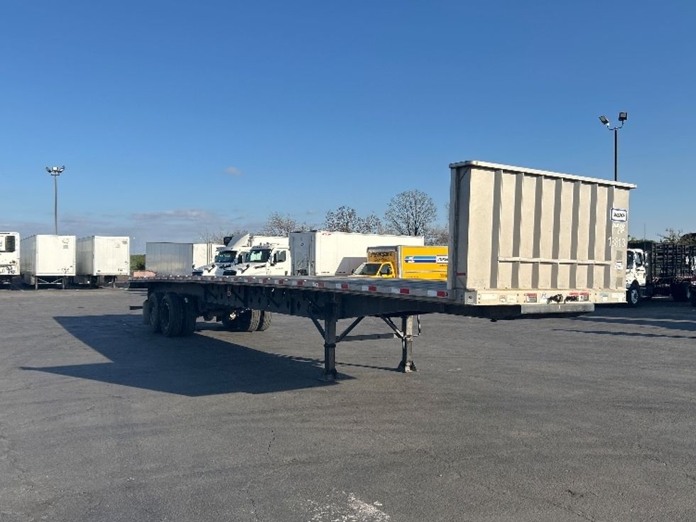Flatbed Trailer-Semi Trailers-Hyundai-2016-Trailer-Jurupa Valley-CA-134,247\n\t\tmiles-$ 23,750 - Image 1
