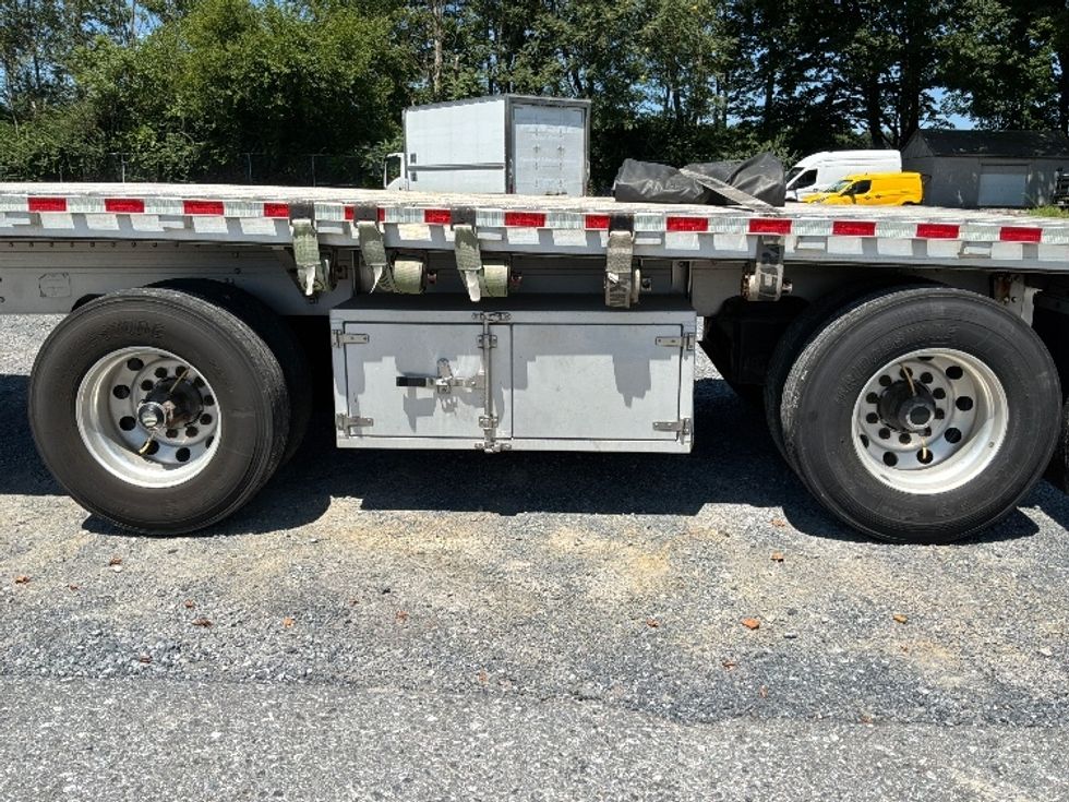 Flatbed Trailer-Semi Trailers-Reitnouer-2021-Trailer-Cleona-PA-350,000\n\t\tmiles-$ 34,000 - Image 9