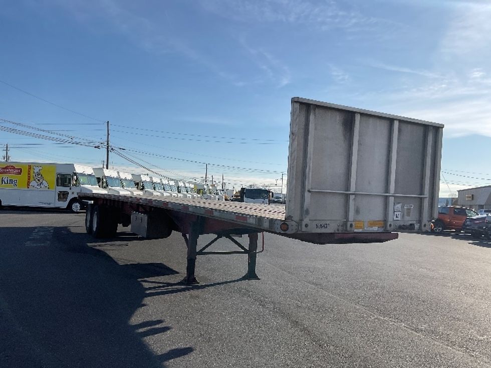 2015 Utility Trailer Flatbed Trailer