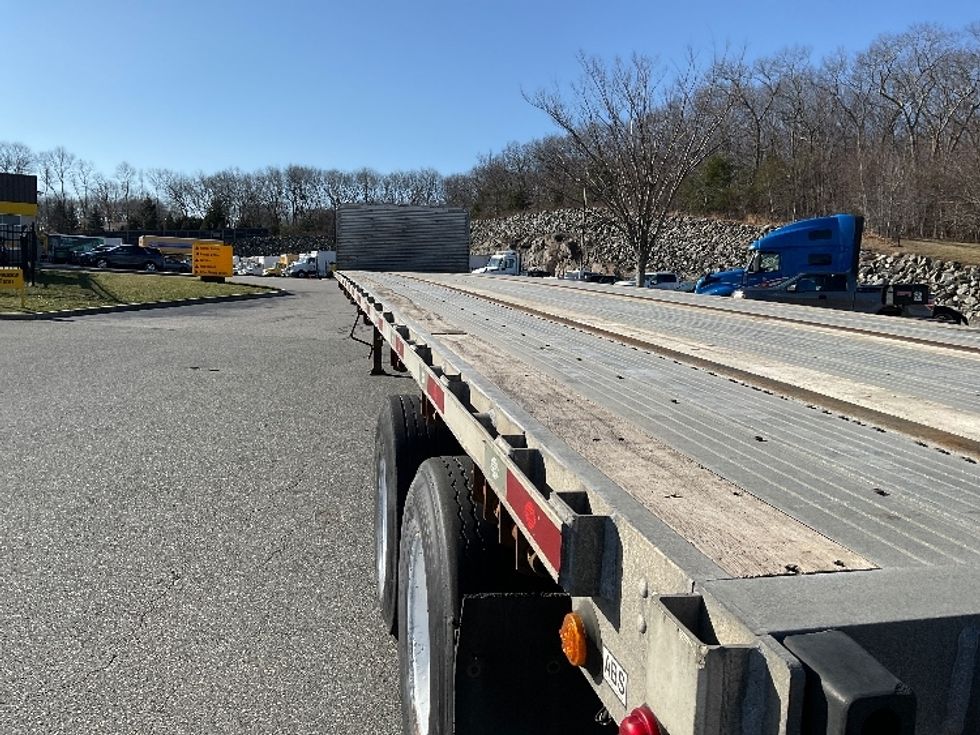 Flatbed Trailer-Semi Trailers-Utility-2016-Trailer-Fitchburg-MA-372,819\n\t\tmiles-$ 24,750 - Image 9
